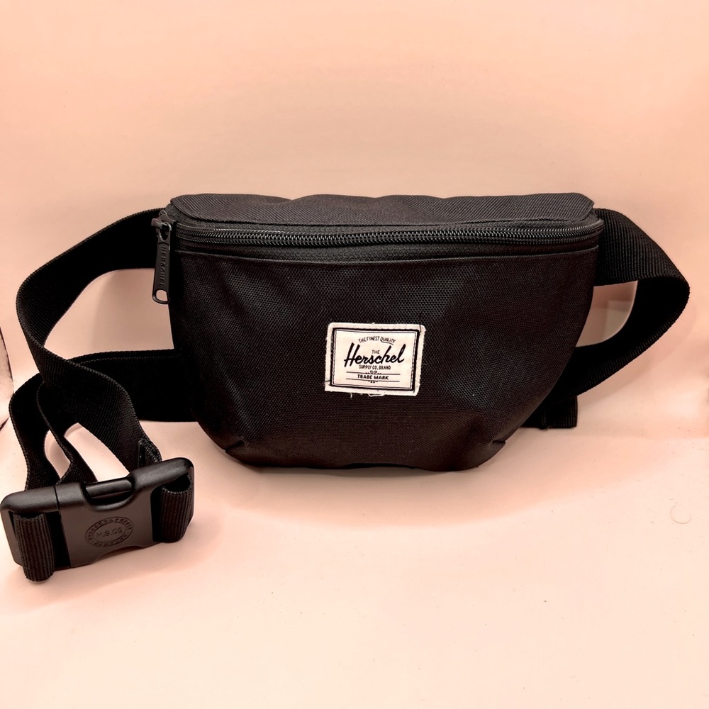 Herschel Fourteen Waist Pack, Black, 1.0L